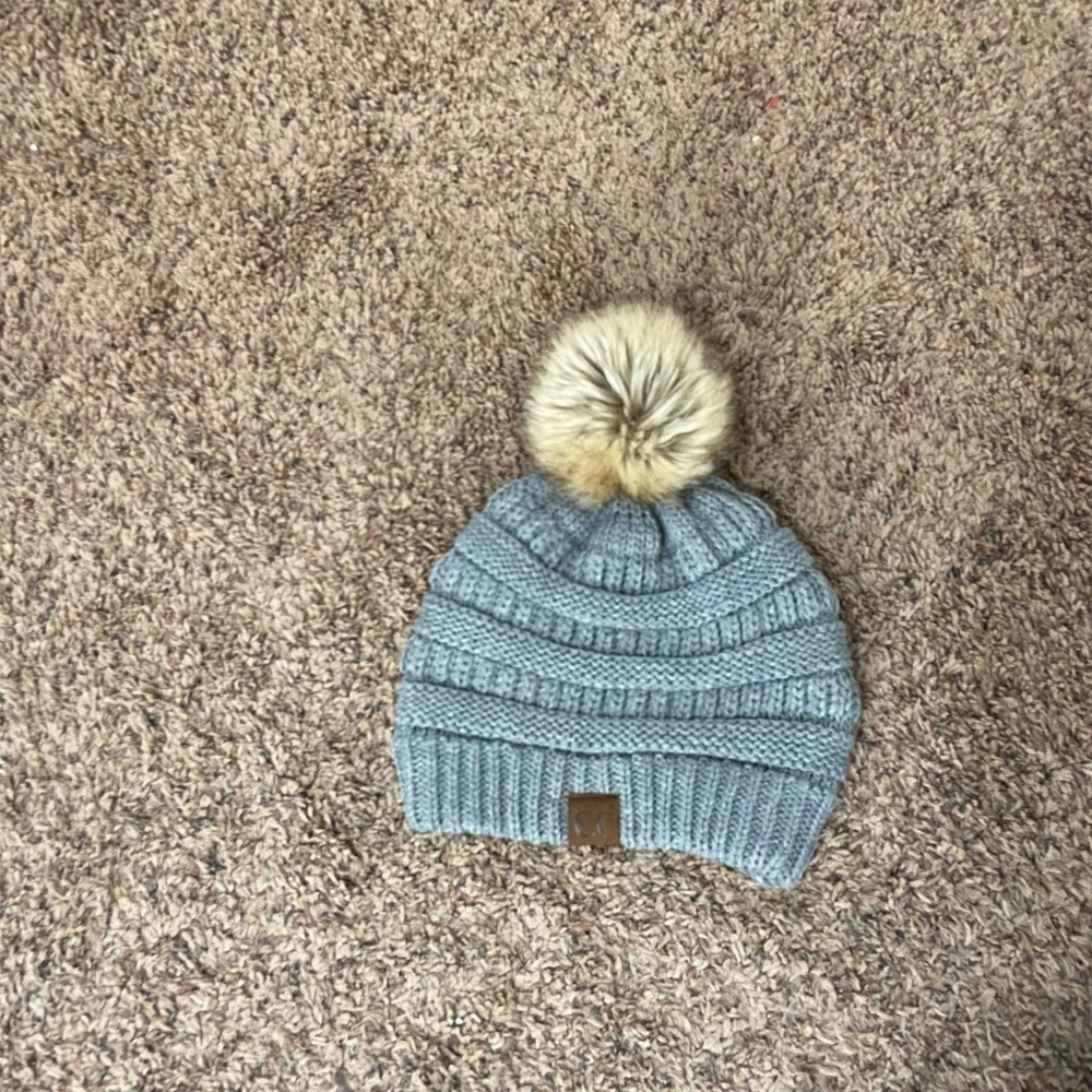 Womens CC Beanies Pom Beanie‎ Gray Knit Winter Hat